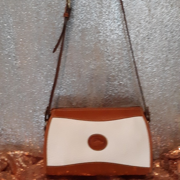 DOONEY & BOURKE VINTAGE PURSE. *SOLD* - Picture 1 of 8